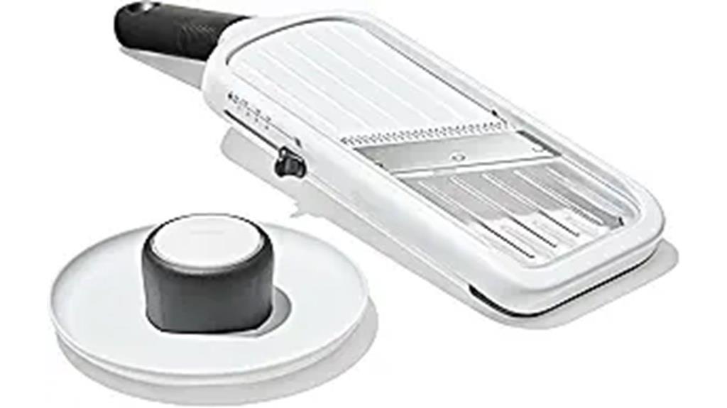 sharp handheld slicing tool